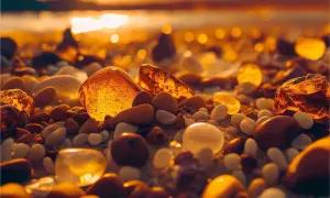 Bursztyny w Polsce można znaleźć na plażach Bałtyku. Te złociste kamienie lśnią w słońcu, przypominając o bogactwie polskiego wybrzeża.