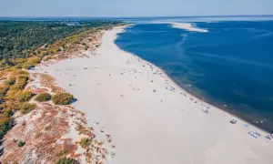 Kiedy zaczyna się sezon nad morzem? Sprawdź, by uniknąć tłumów