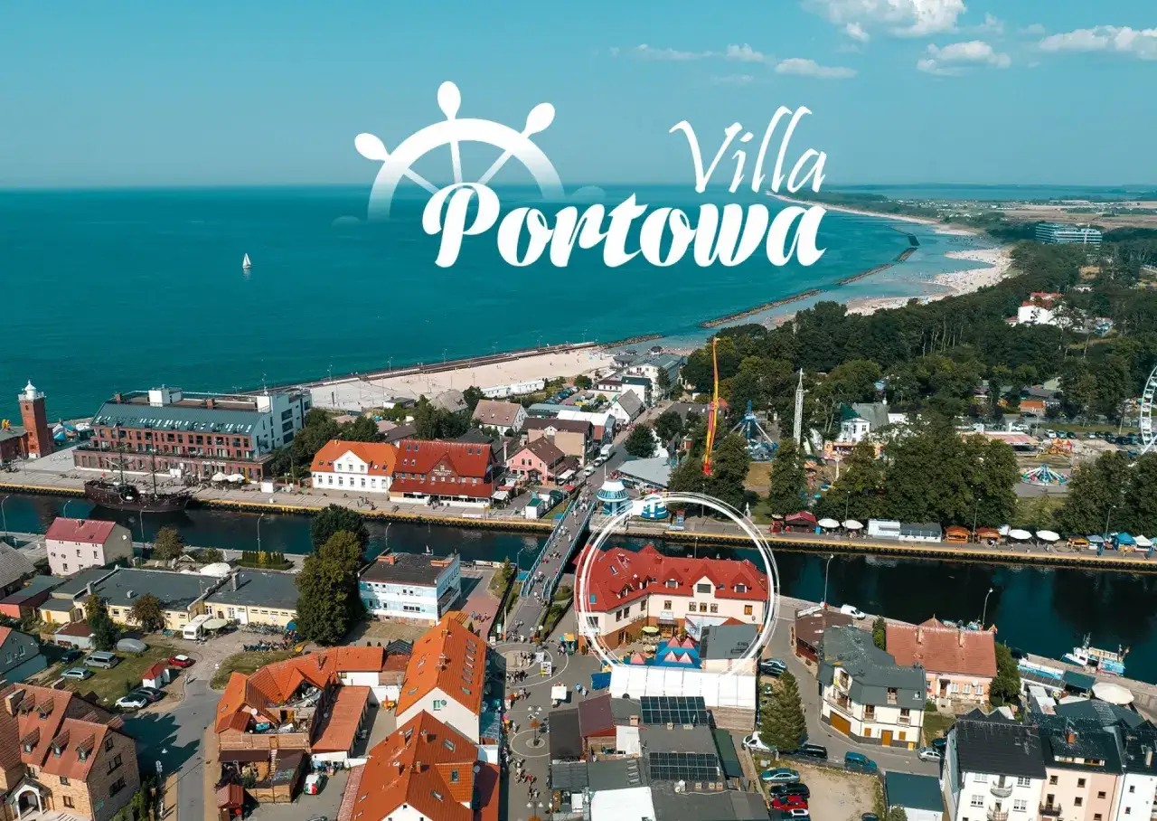 Darłówko: pokoje blisko morza w Villa Portowa. Widok na port, plażę i miasteczko.